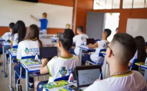 R$ 3,9 mil por escola: MEC&hellip;