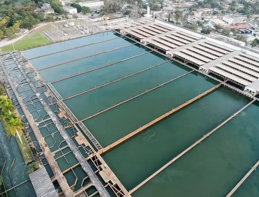 Estação de tratamento de água e esgoto
