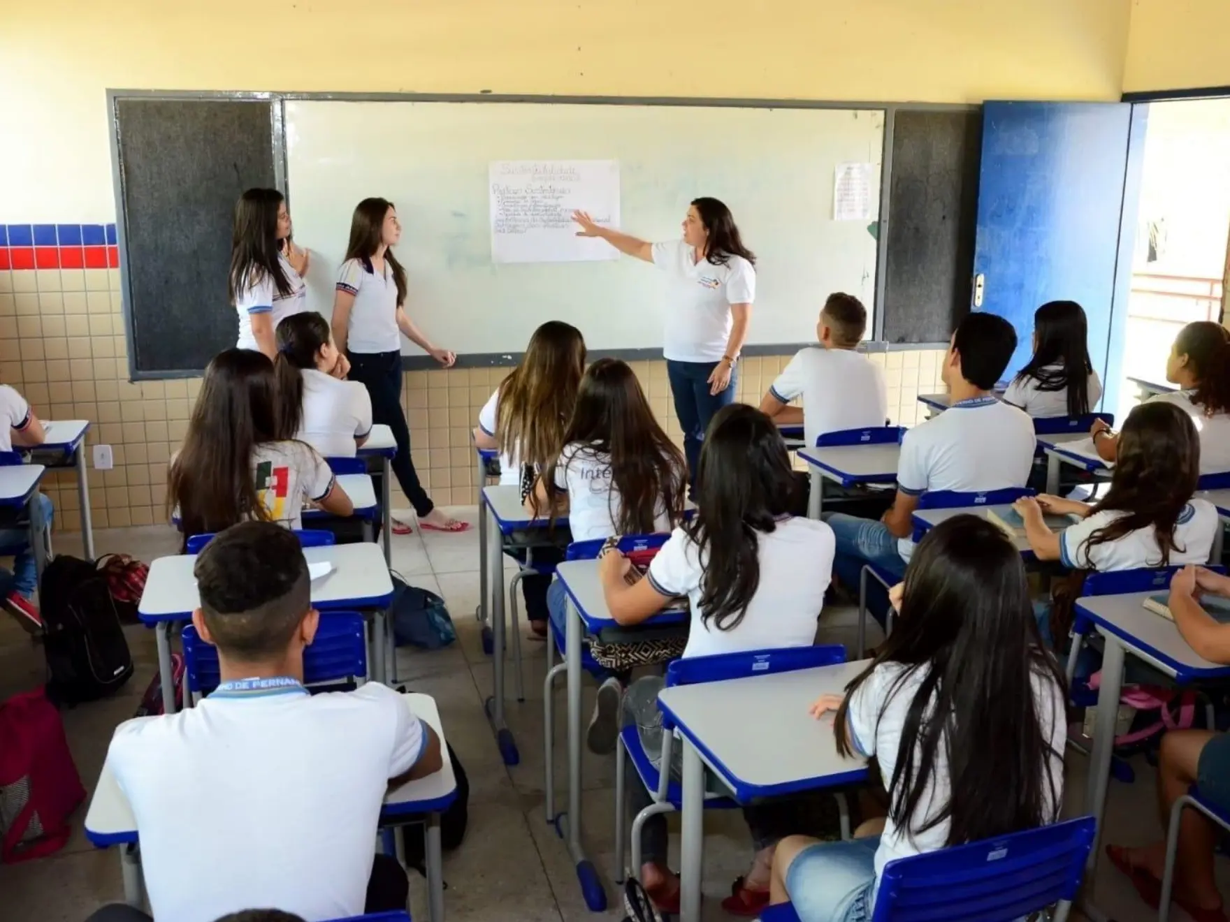 Estudantes do ensino médio em escola pública, público da isenção do ENEM