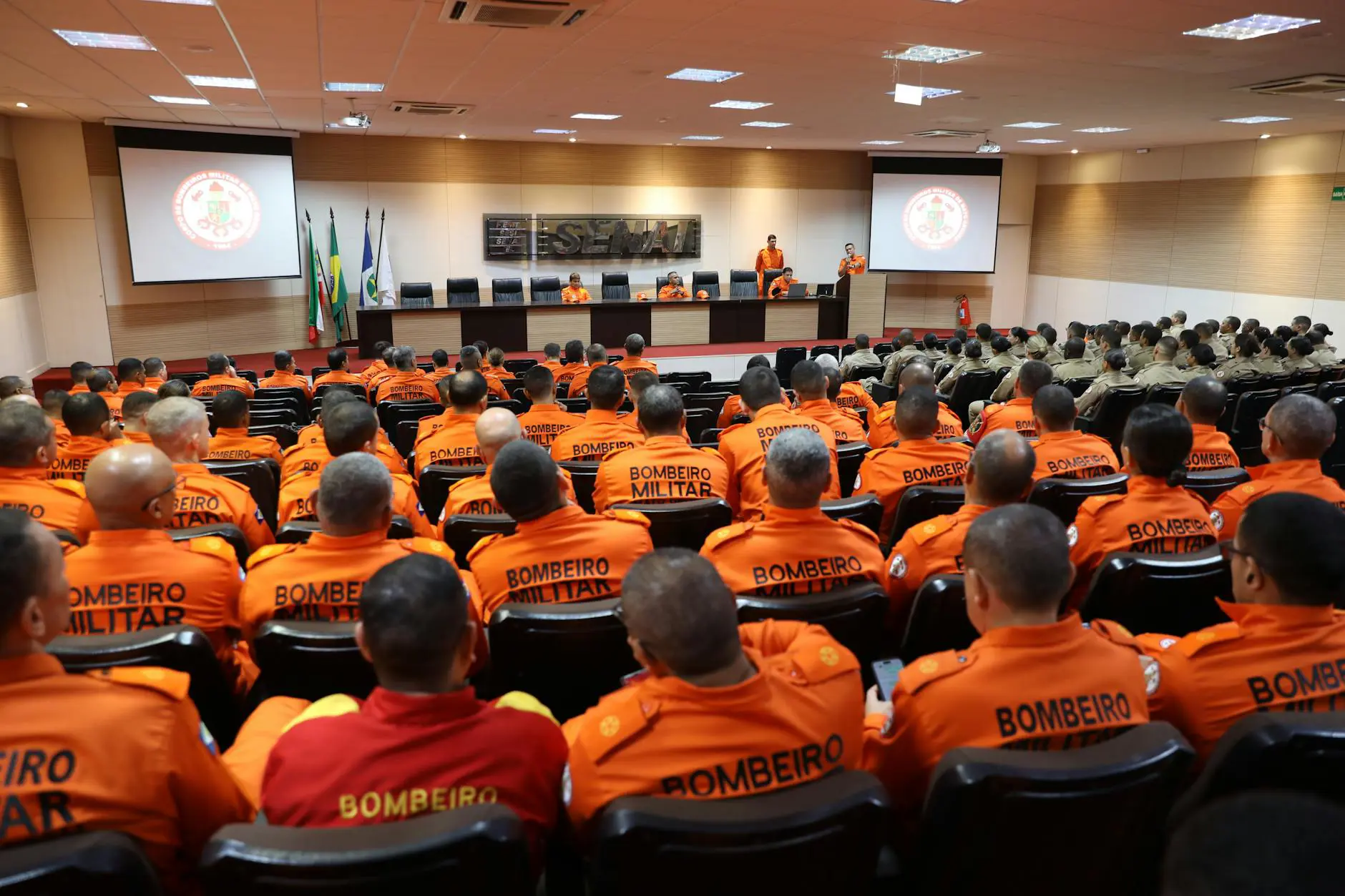 Pacote de benefícios do Senai Autonomia e Renda além do auxílio mensal — mil vagas Senai