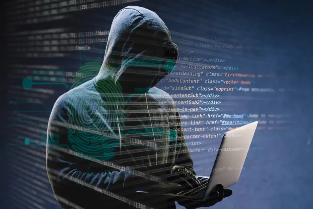 usp curso gratuito cibersegurança estudante acessando portal online em notebook