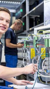 Curso de Eletrônica no SENAI: o&hellip;